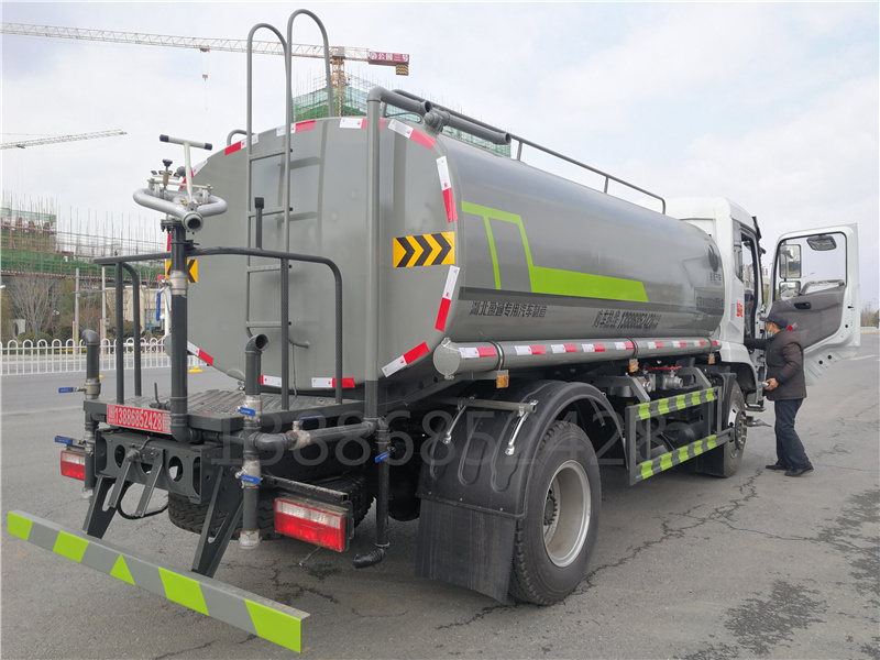 �|Դ�|�L18����